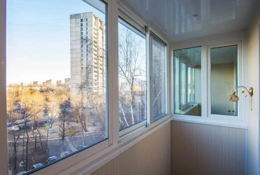 Остекление балкона холодными раздвижными окнами из алюминиевого профиля в Домодедово